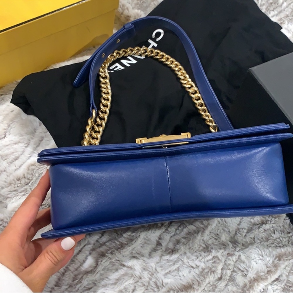 Chanel Blue Boy Bag with Gold Chain - Picture 4 of 14